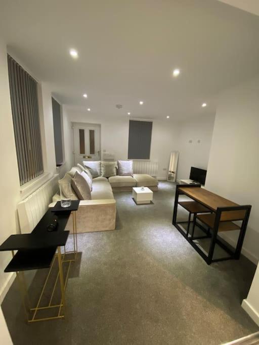 Flat In Hanley, * Stoke-on-Trent