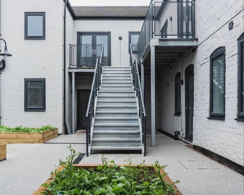 Flat In Hanley, Apartment *